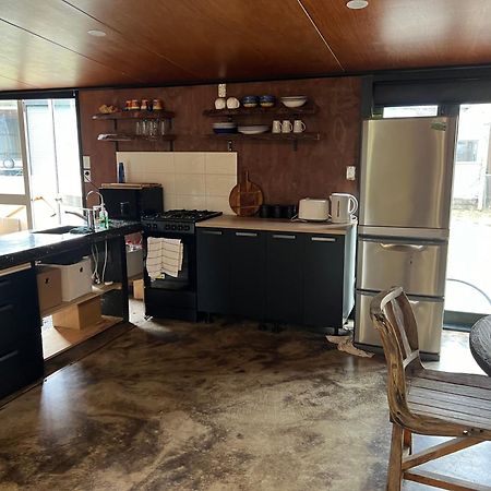 Self Contained Open Shed Space Wainui  Εξωτερικό φωτογραφία