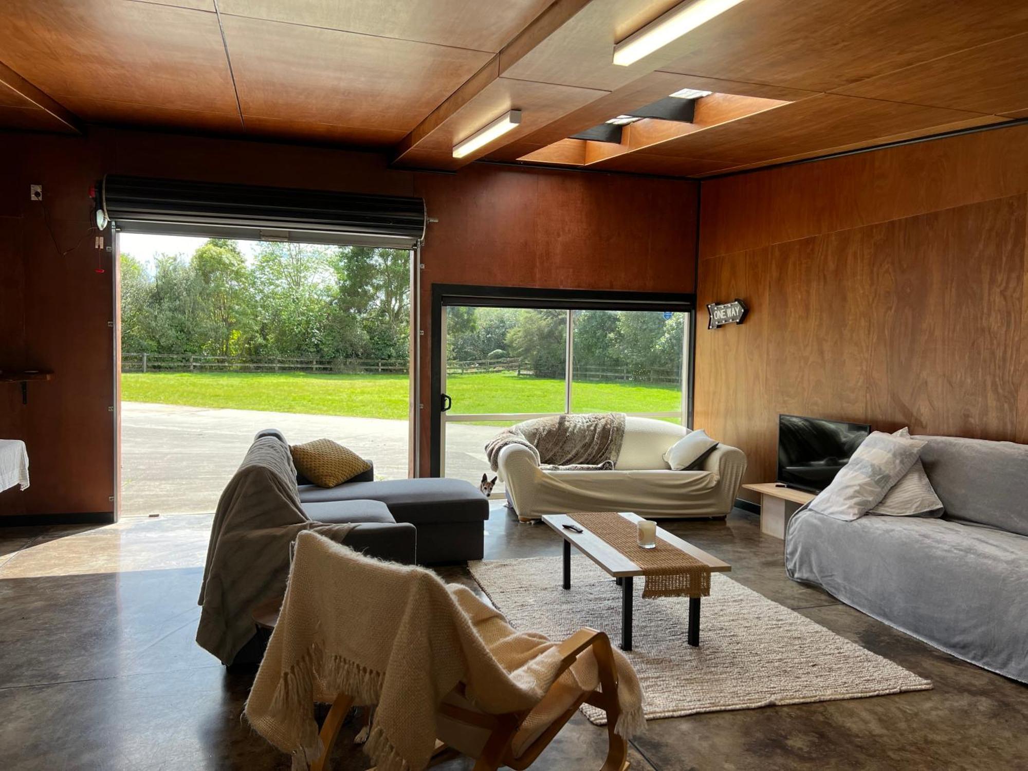 Self Contained Open Shed Space Wainui  Εξωτερικό φωτογραφία